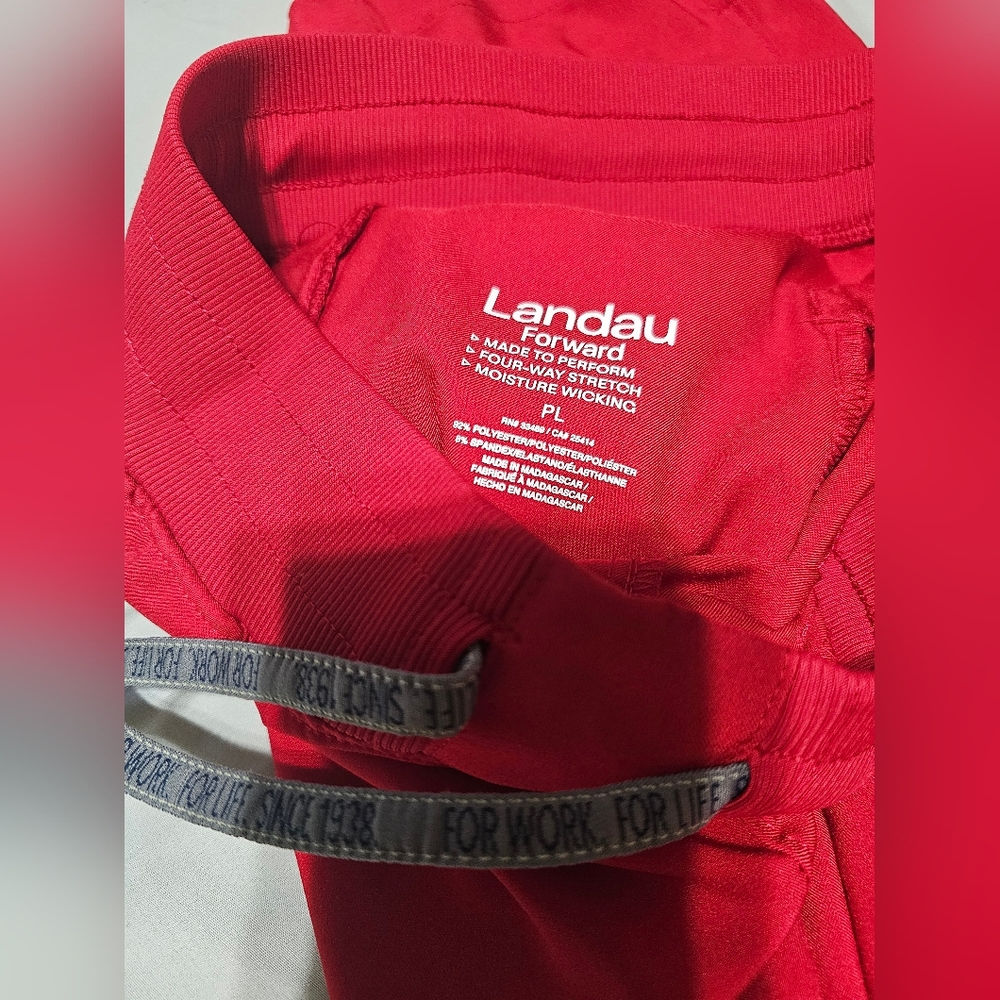 Scrub set